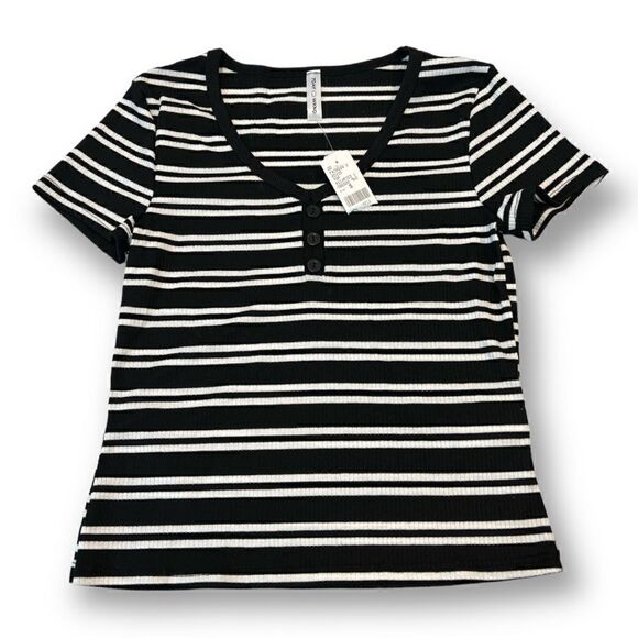 7Daywknd Women’s Striped Cropped Ribbed Top Size Medium NWT - Picture 1 of 4